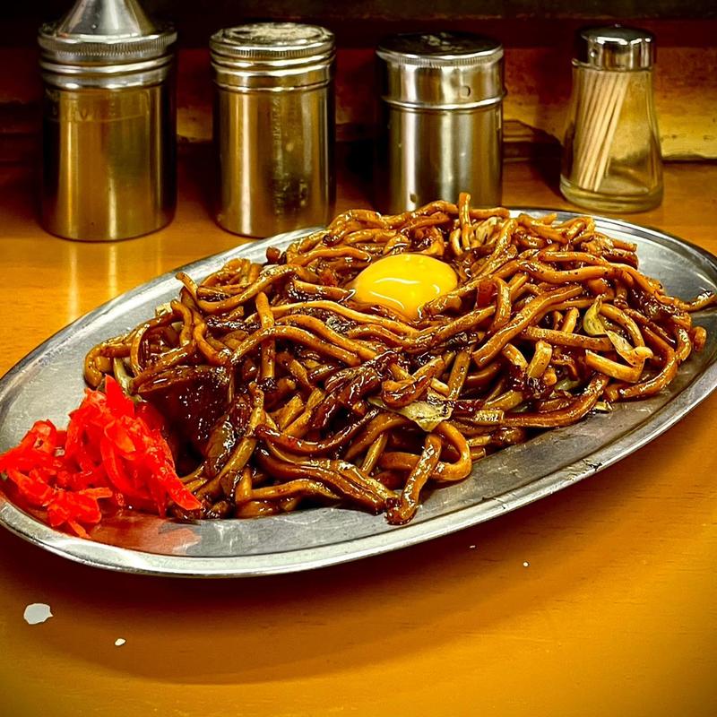 牛すじ焼きそば 生玉子トッピング(浅草やきそば 福ちゃん)