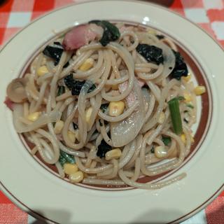 ほうれん草とベーコンのバター醤油(焼きスパゲッチ ミスターハングリー)