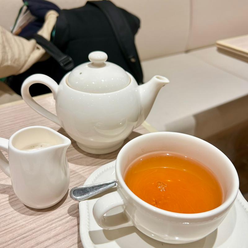 ルンビニ茶園のメープルミルクティー［HOT］(ラ・メゾン アンソレイユターブル シャポー船橋店)