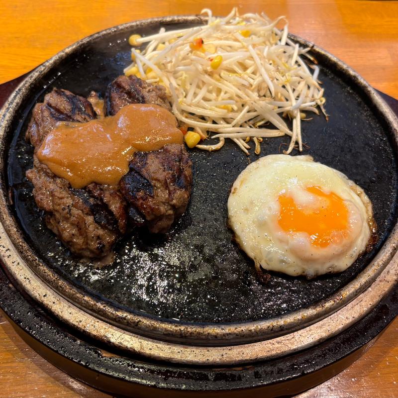 石焼きハンバーグ（180g）+目玉焼(石焼きハンバーグ＆ステーキ Stone Burg ラゾーナ川崎店)