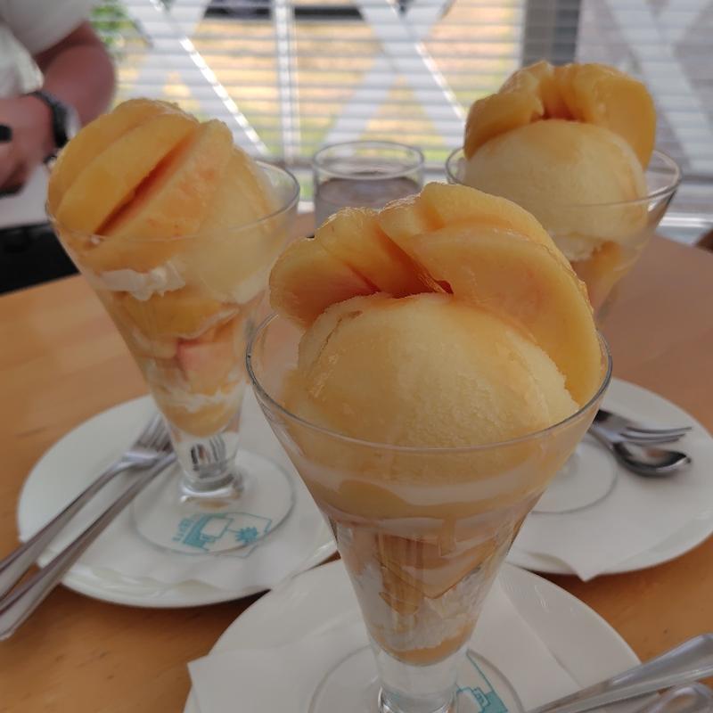 ももパフェ(ココナッツアイランド 本店 )