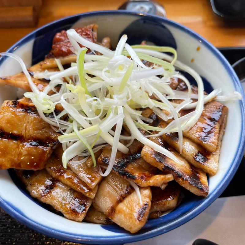 ぶた丼　ご飯大盛り(Bam boo)