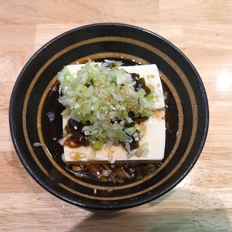 青唐のせ冷や奴(大衆酒場 といろ)