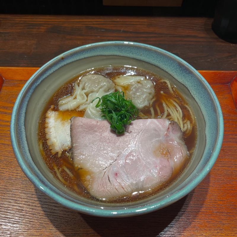 肉ワンタン醤油らぁめん(ramen club トトノエ)