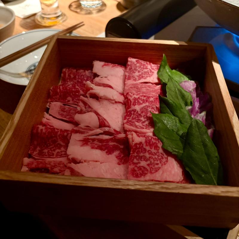 黒毛和牛　あぐー豚バラ　あぐー豚ロース(SHIKAKU)