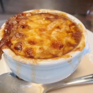 オニオングラタンスープ（ランチコース）(bistro bouquet)