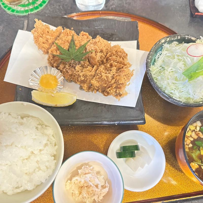 黒豚ロースかつ定食(黒福多)