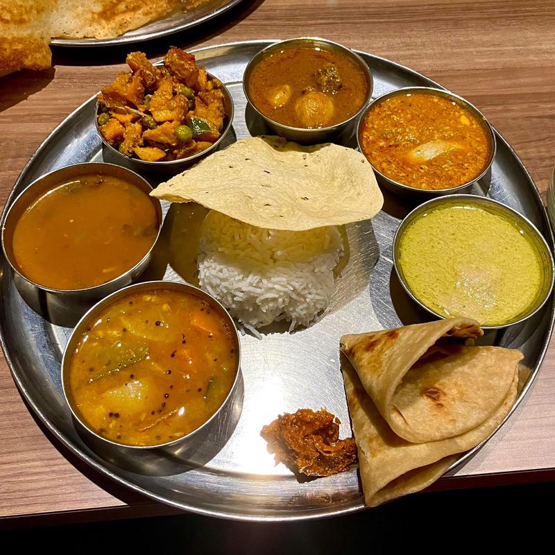 本日のカレー4種(ニラー南インド料理 虎ノ門ヒルズ店)