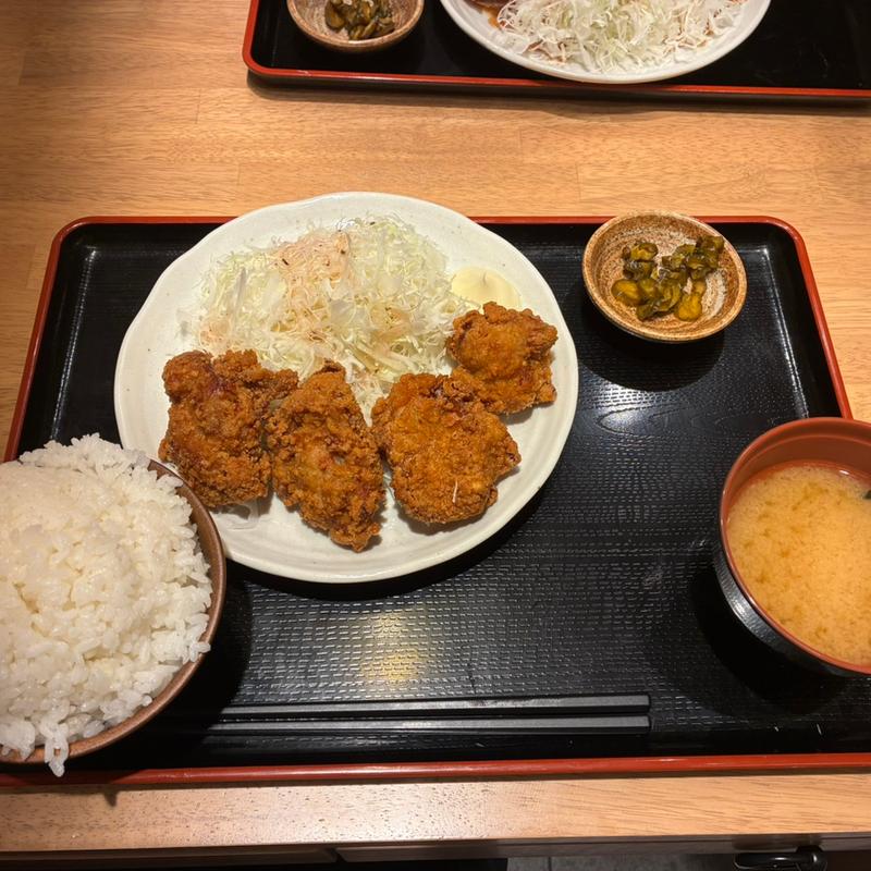 やみつき唐揚げ4個(八重洲もつ焼き酒場てけてけ)