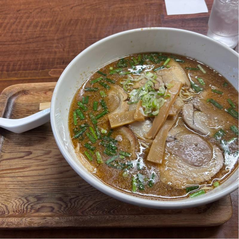 ごまチャーシュー大盛り(3辛)(八かい)