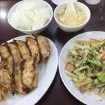野菜炒め定食　W餃子