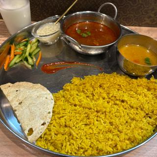 ムルガ•キチュリランチ(ベンガル家庭料理 トルカリ 神保町本店)