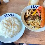 牛すじ炙りチーズBLACK 野菜増し ソーセージ