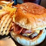 ベーコンチーズバーガーポテト付き