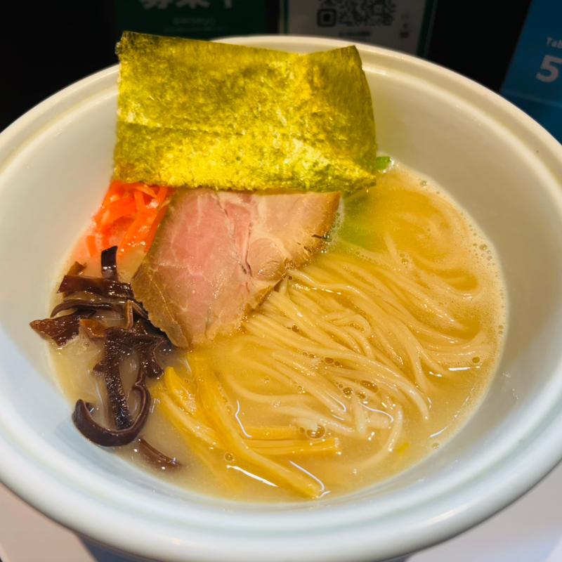 博多豚骨ラーメン(らーめん三極志)