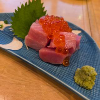 ヤマニ名物生マグロ盛り(酒と肴 ヤマニ)