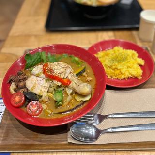 20種類の野菜とチキンレッグのスープカレー(無添加スープカレー＆スパイスカレー COSMOS)