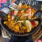 魚介類のパエリア　バレンシア風