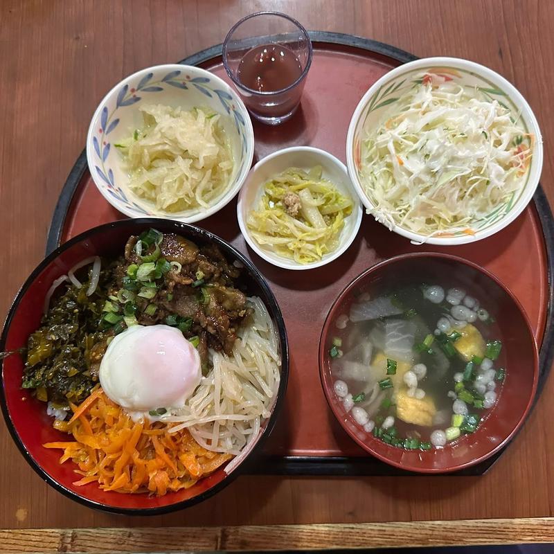 Aランチ 焼肉ビビンバ丼(アクアリュウム喫茶 慈伴賜)