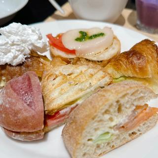 朝食ビュッフェ