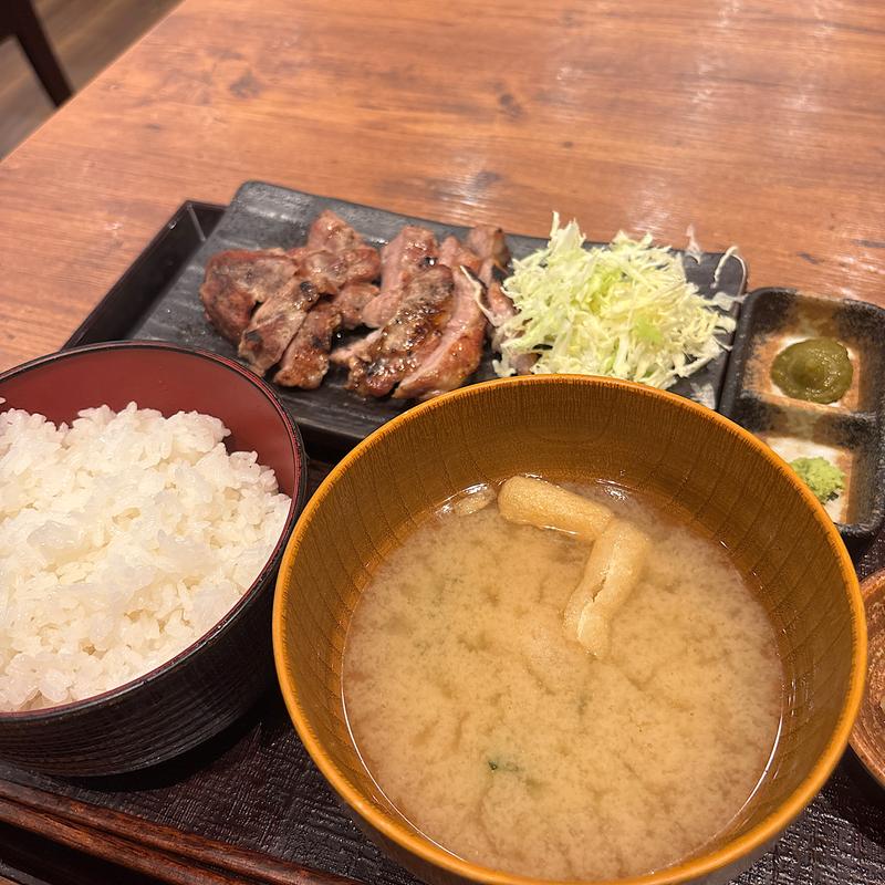 豚肩ロース炭火焼定食(しんぱち食堂 モラージュ菖蒲店)