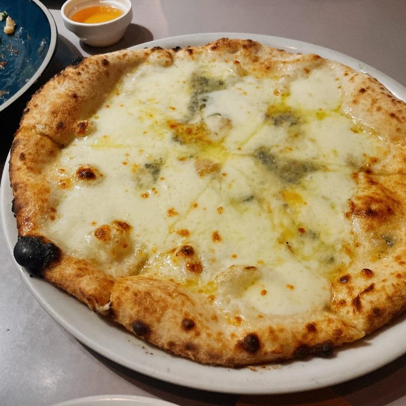 クアトロフォルマッジォ(PIZZA423)