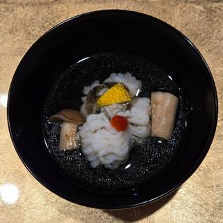 鱧と丹波しめじのお椀(寿司赤酢・大阪なんばPREMIUM)