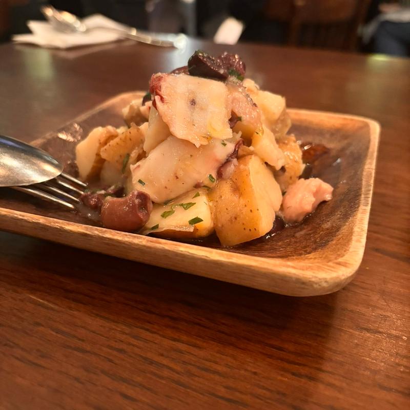 タコとじゃが芋、カラマタオリーフのマリネ(A16 TOKYO （エーシックスティーントウキョウ）)