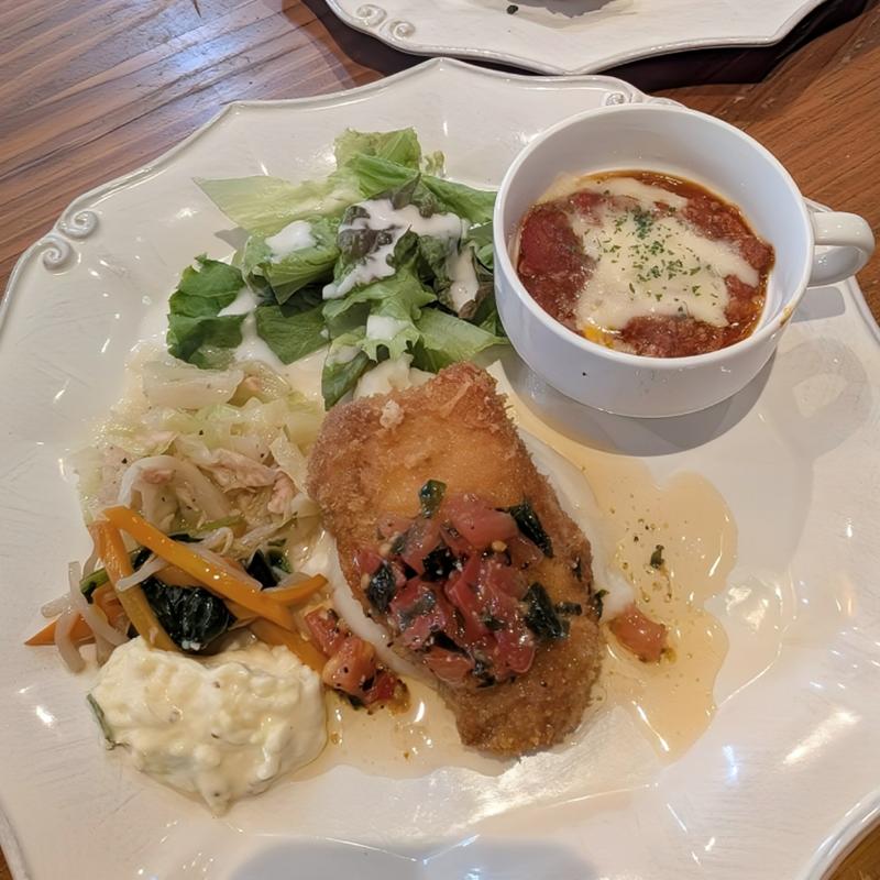 焼きたてパンブッフェランチ(CORAL KITCHEN at garden)