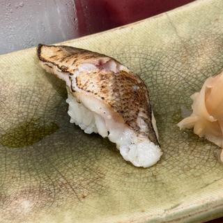 炙りのカマスの握り(千成寿司本店)
