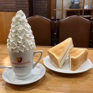 ウィンナーコーヒー トースト