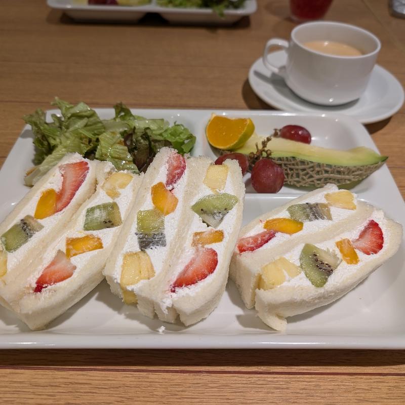 フルーツサンドウィッチ(果実園リーベル CIAL横浜店)