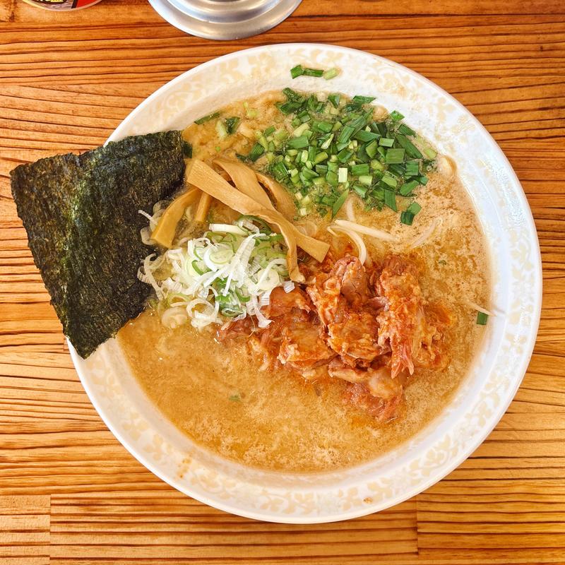 辛ホルモン味噌ラーメン(ラーメン詠多)