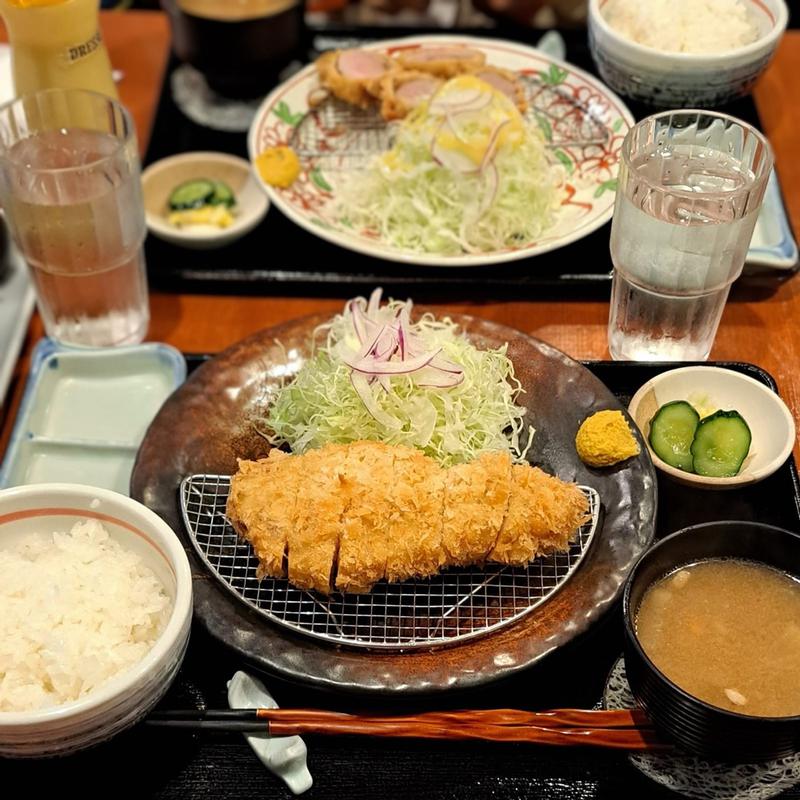 ロースカツ定食(とんかつ 美とん)