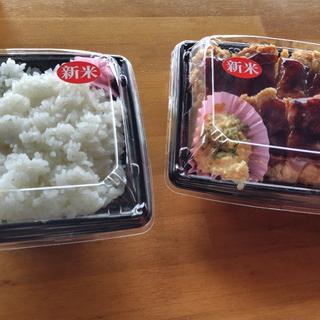 W竜田の黒酢チキン南蛮丼
(うおぬま倉友農園米屋)