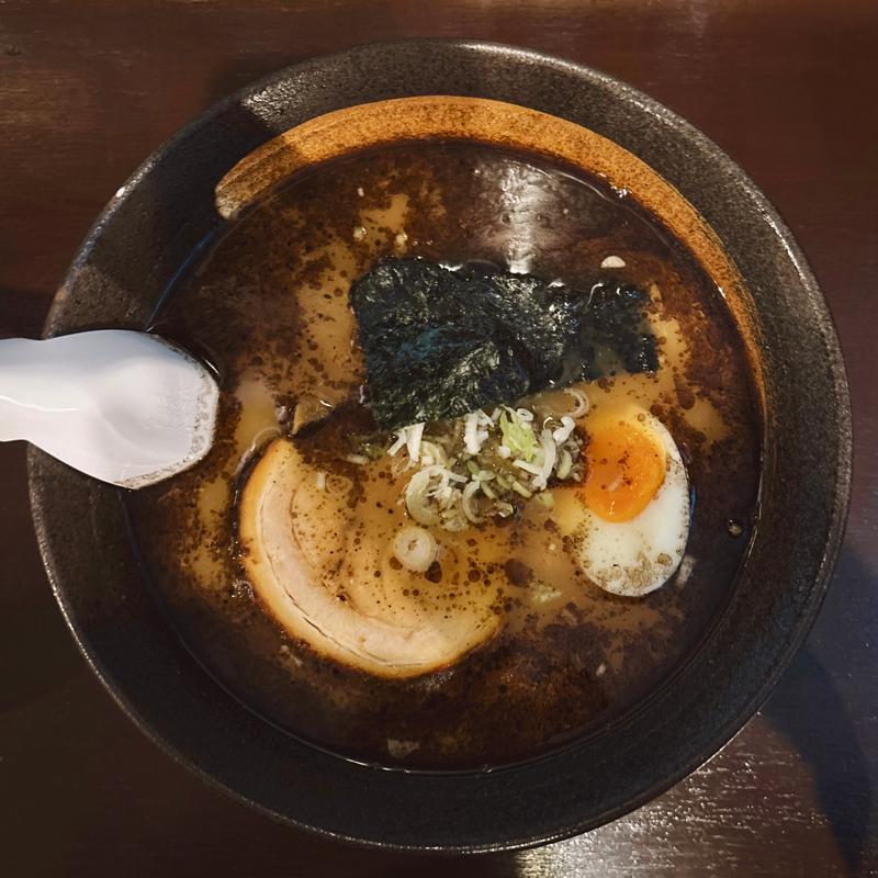 秀鳳黒らーめん(らーめん秀鳳)