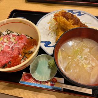 デラックスわがまま丼(花いち)