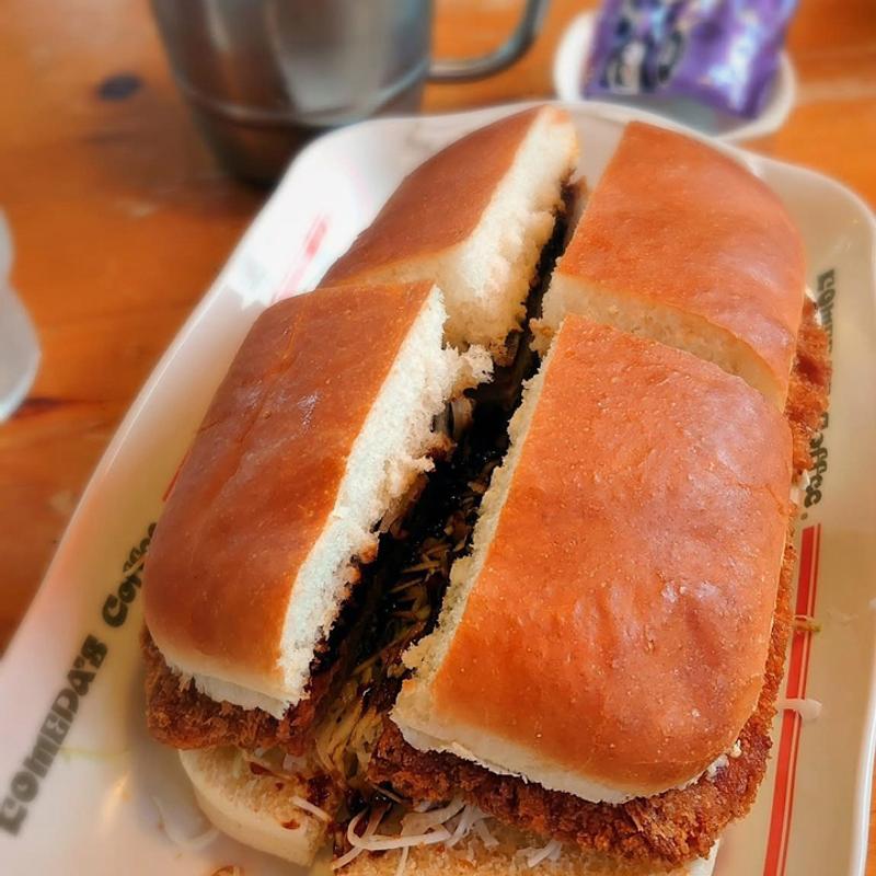 みそカツパン(コメダ珈琲店 東京医科大学病院店)