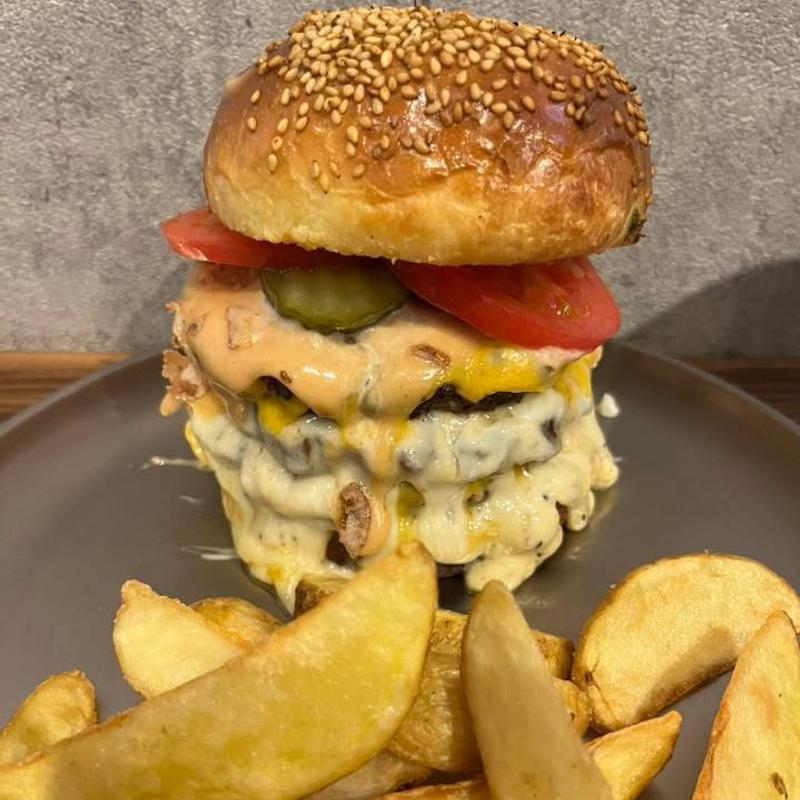 チーズバーストバーガー(SABURO 36 BURGER)