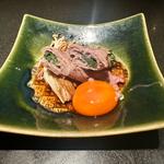 黒毛和牛のすき焼き　燻製極み卵(鉄板焼 まつ尾)