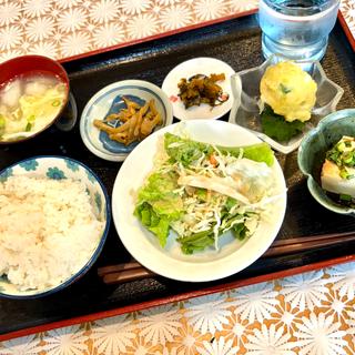 鶏の唐揚げ定食(蓮華)