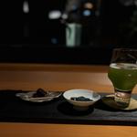 お茶とジン(Chaya JIRO the BAR)