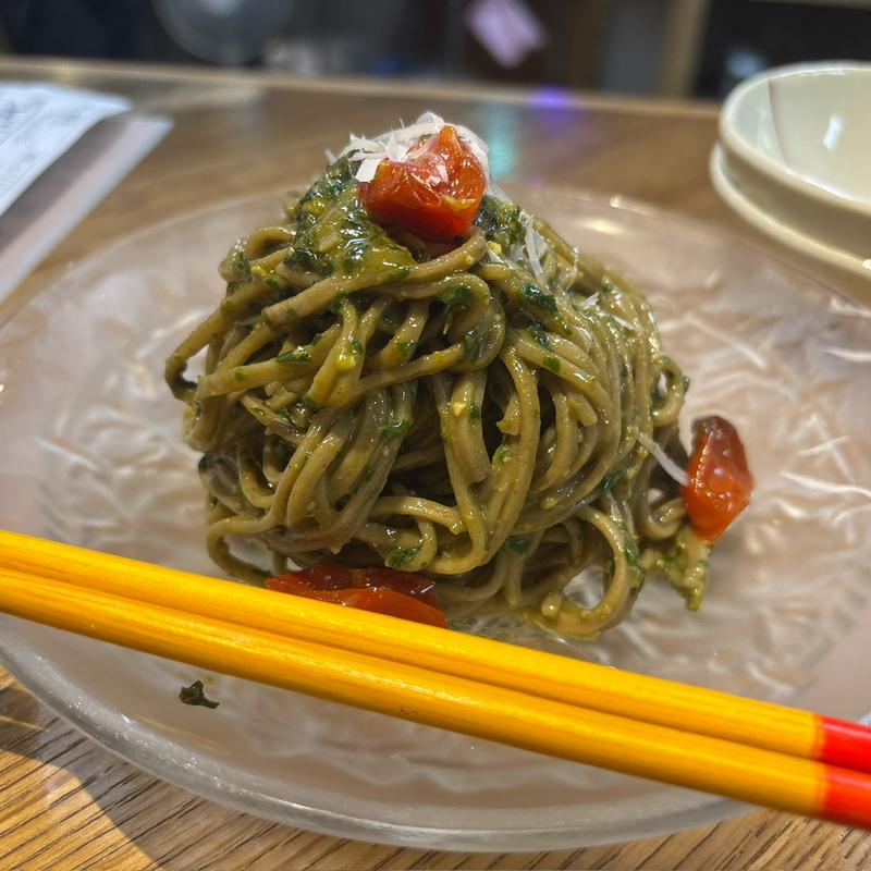 十割蕎麦のジェノベーゼ(酒場ナリス)