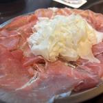 生ハムとロディジャーノチーズ(ピッツェリア・ダ・ガエターノ JRJP博多ビル店)