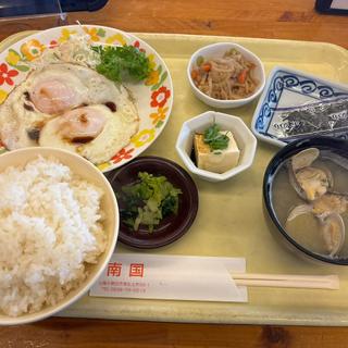 貝汁ハムエッグ定食(ドライブイン南国 )