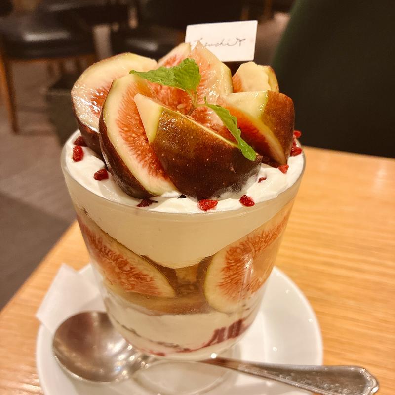 いちじくのパフェ(Tsuchi 農園野菜とチーズ料理)