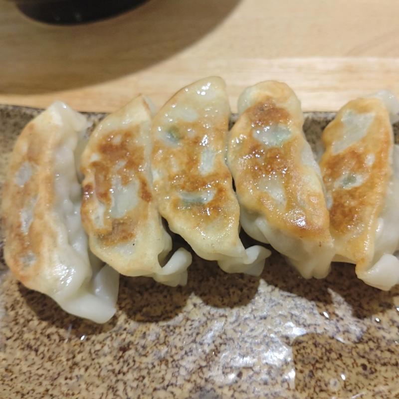 名物!手作り餃子 5個(めんぱち)