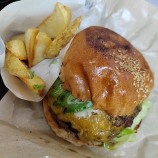 アボカドチーズバーガー