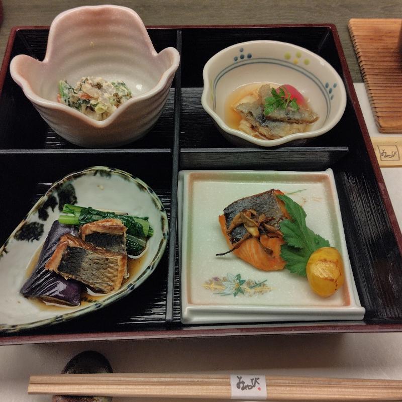 松花堂(しゃぶしゃぶと日本料理 津みやび)