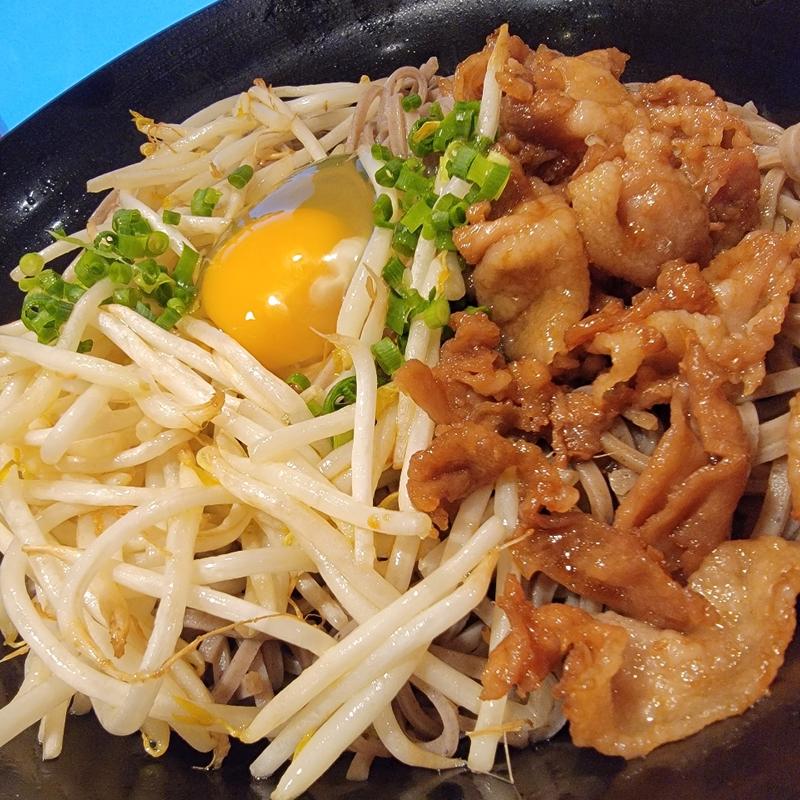 徳島ラーメン風 豚つけ汁蕎麦＆ミニ丼セット
(蕎麦2倍)(から好し　さいたま道祖士店)